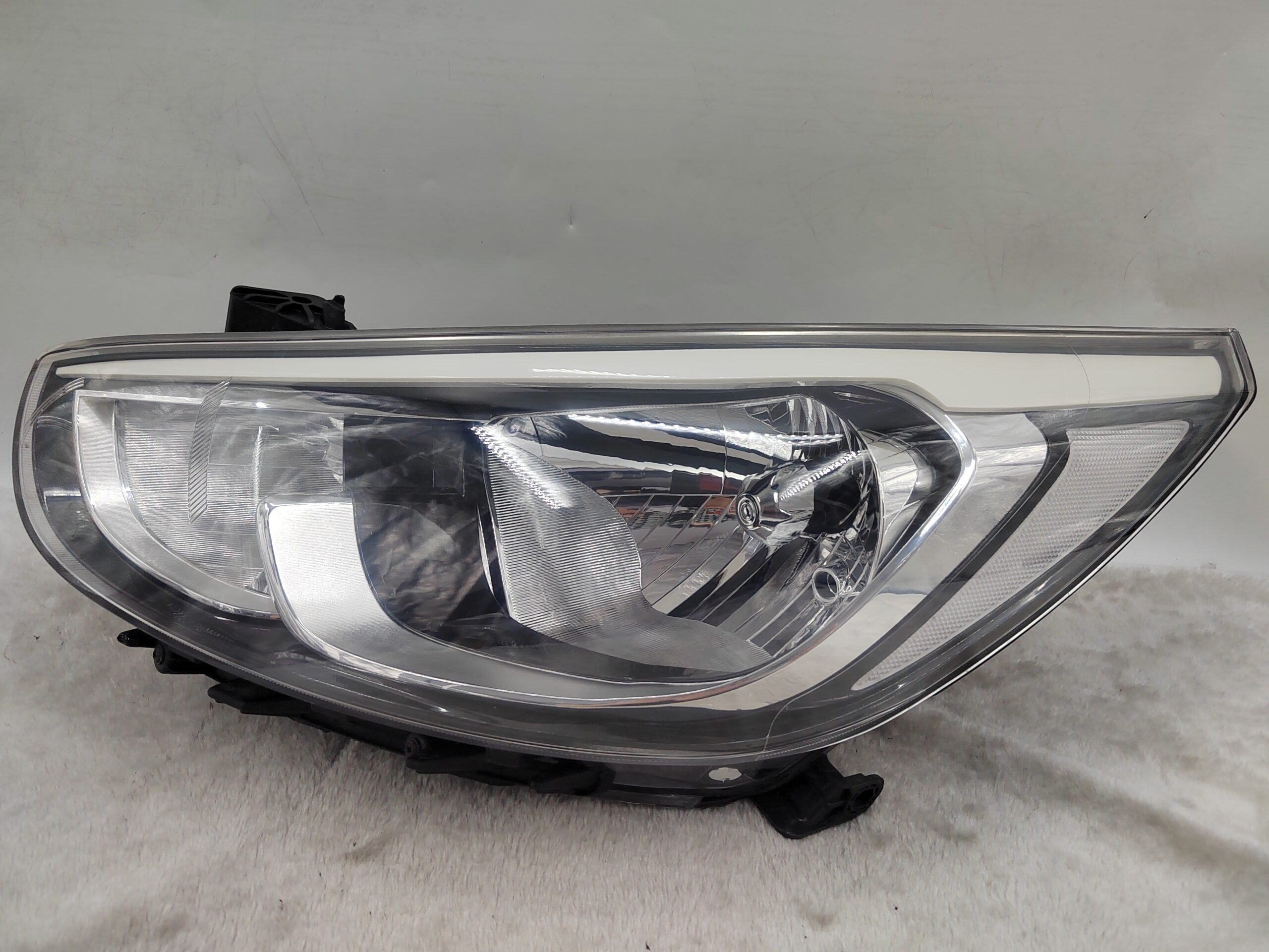 HYUNDAI ACCENT RB 2015-2017 HALOGEN L.H.S HEADLIGHT ASSEMBLY