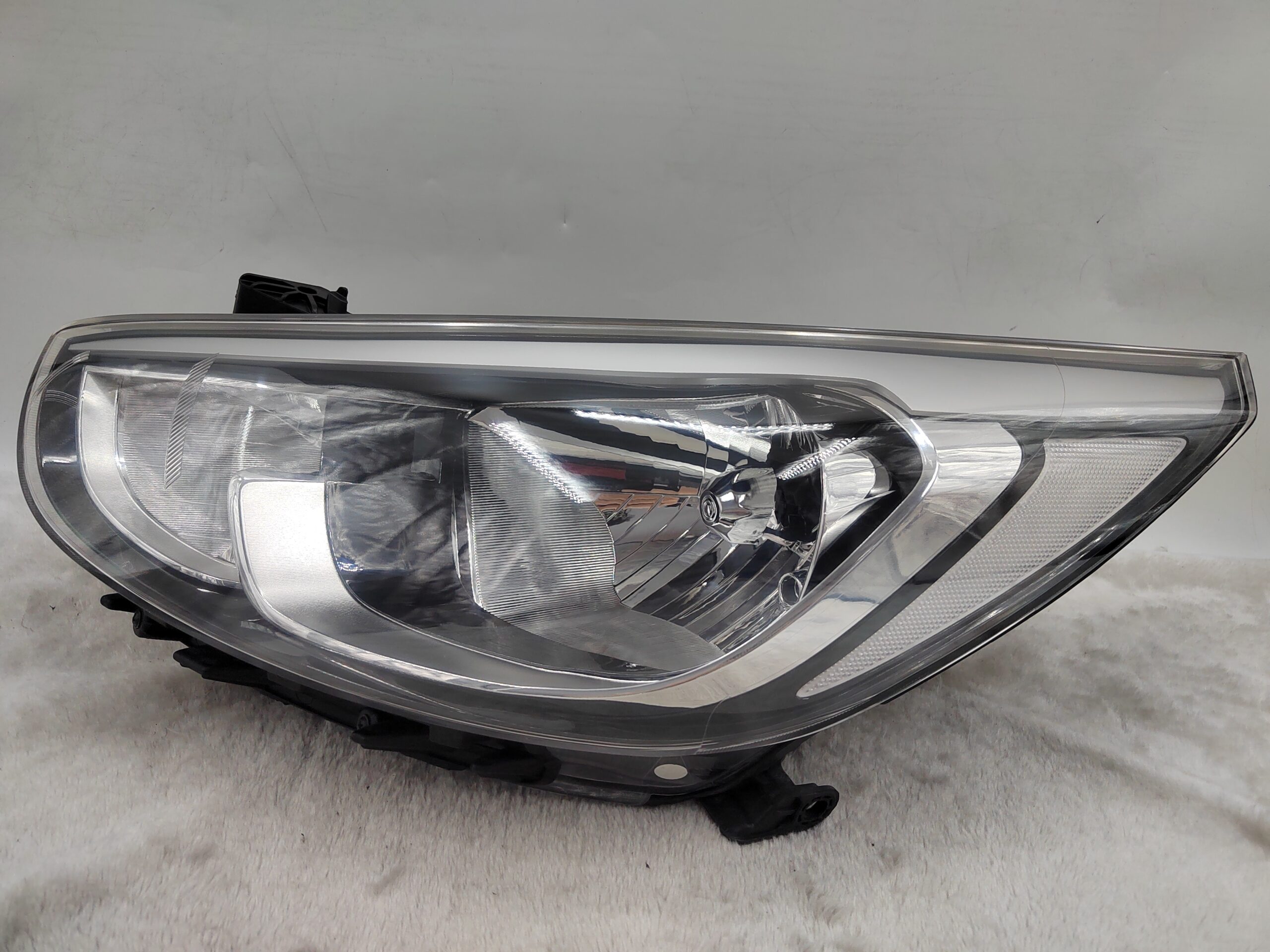 HYUNDAI ACCENT RB 2015-2017 HALOGEN L.H.S HEADLIGHT ASSEMBLY