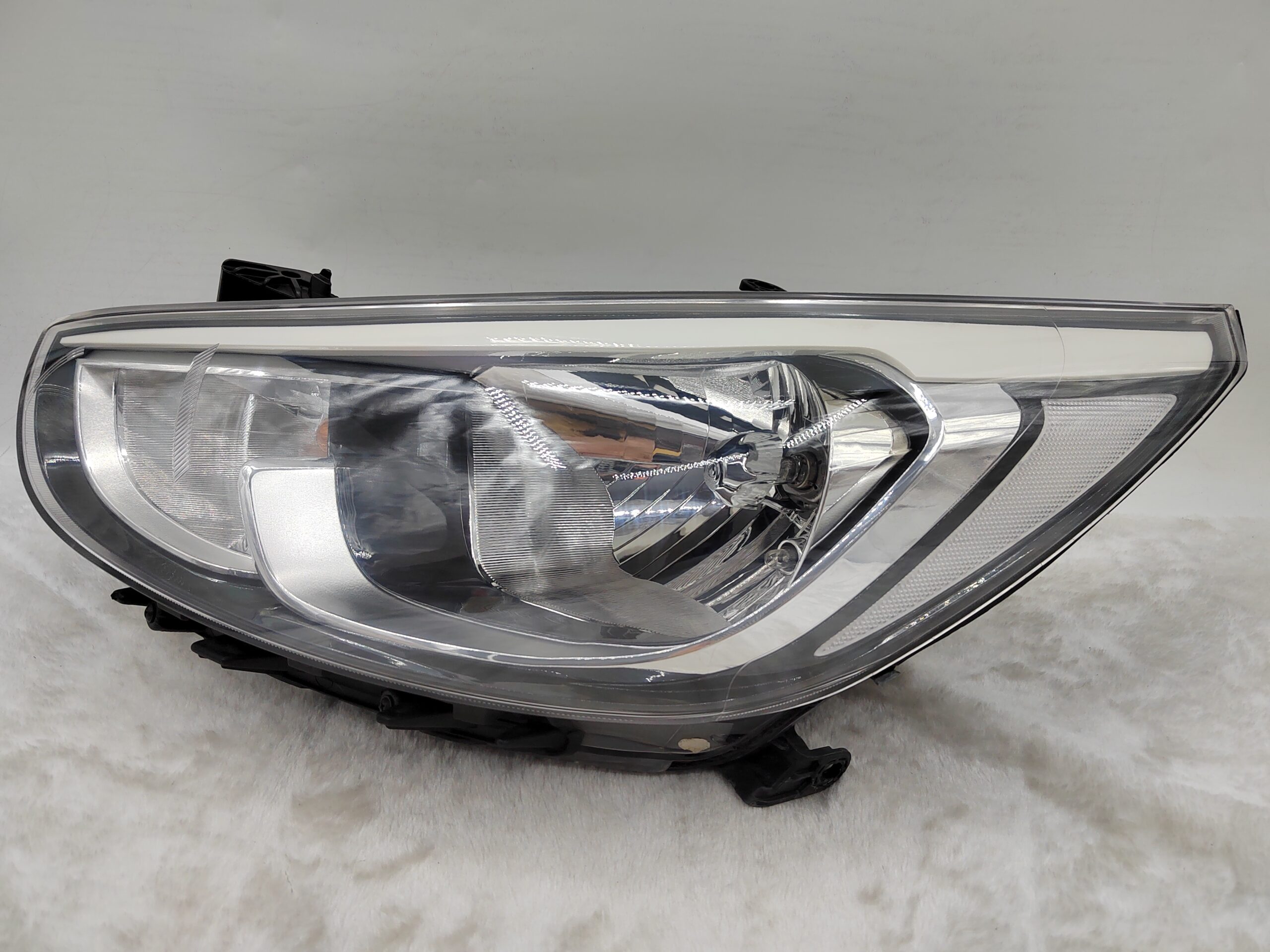 HYUNDAI ACCENT RB 2015-2017 HALOGEN L.H.S HEADLIGHT ASSEMBLY