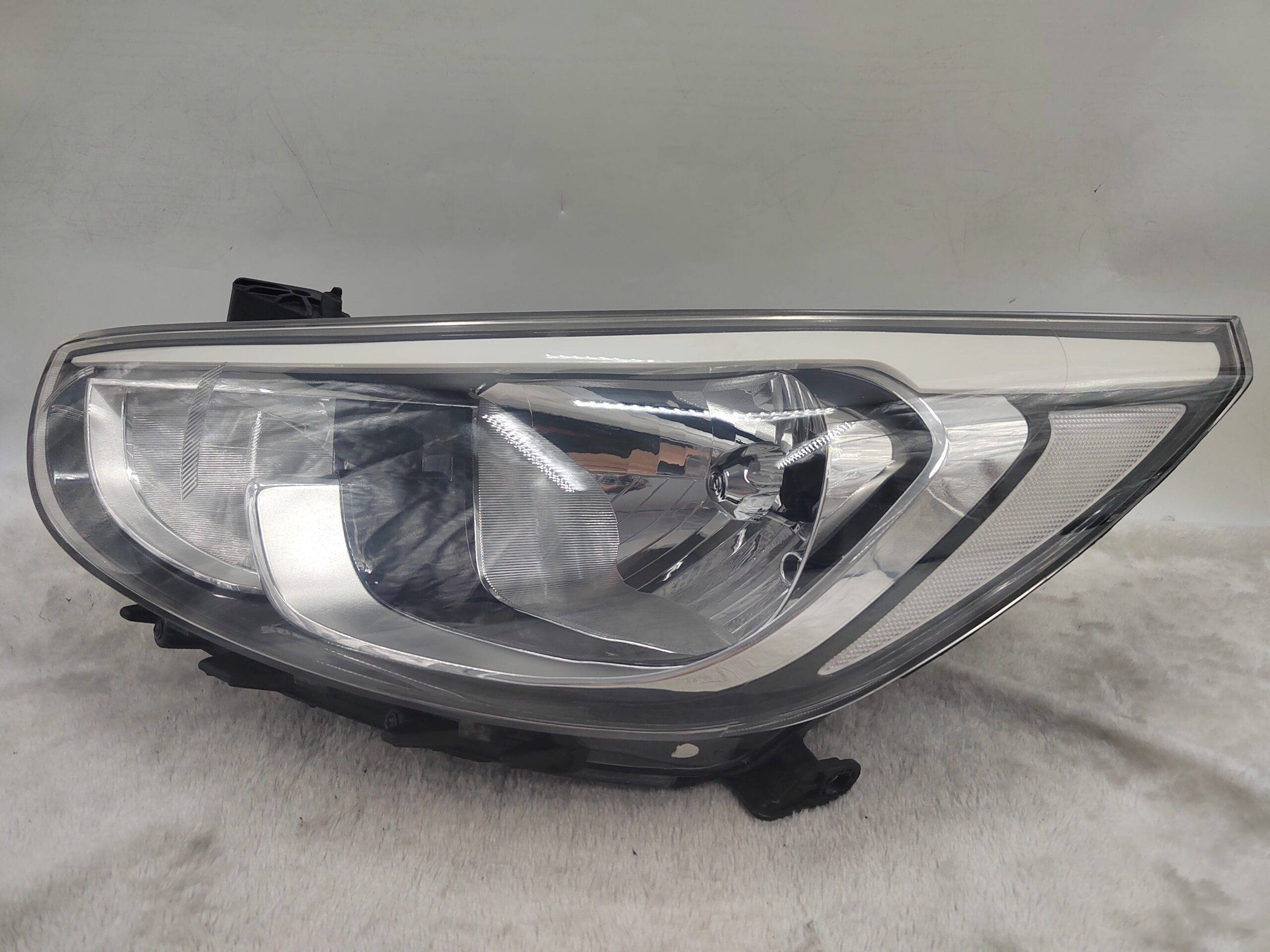 HYUNDAI ACCENT RB 2015-2017 HALOGEN L.H.S HEADLIGHT ASSEMBLY