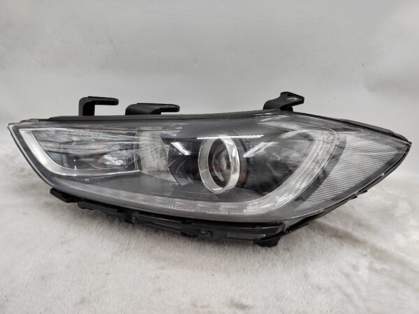 HYUNDAI ELANTRA AD 2017-2018 HALOGEN L.H.S HEADLIGHT ASSEMBLY