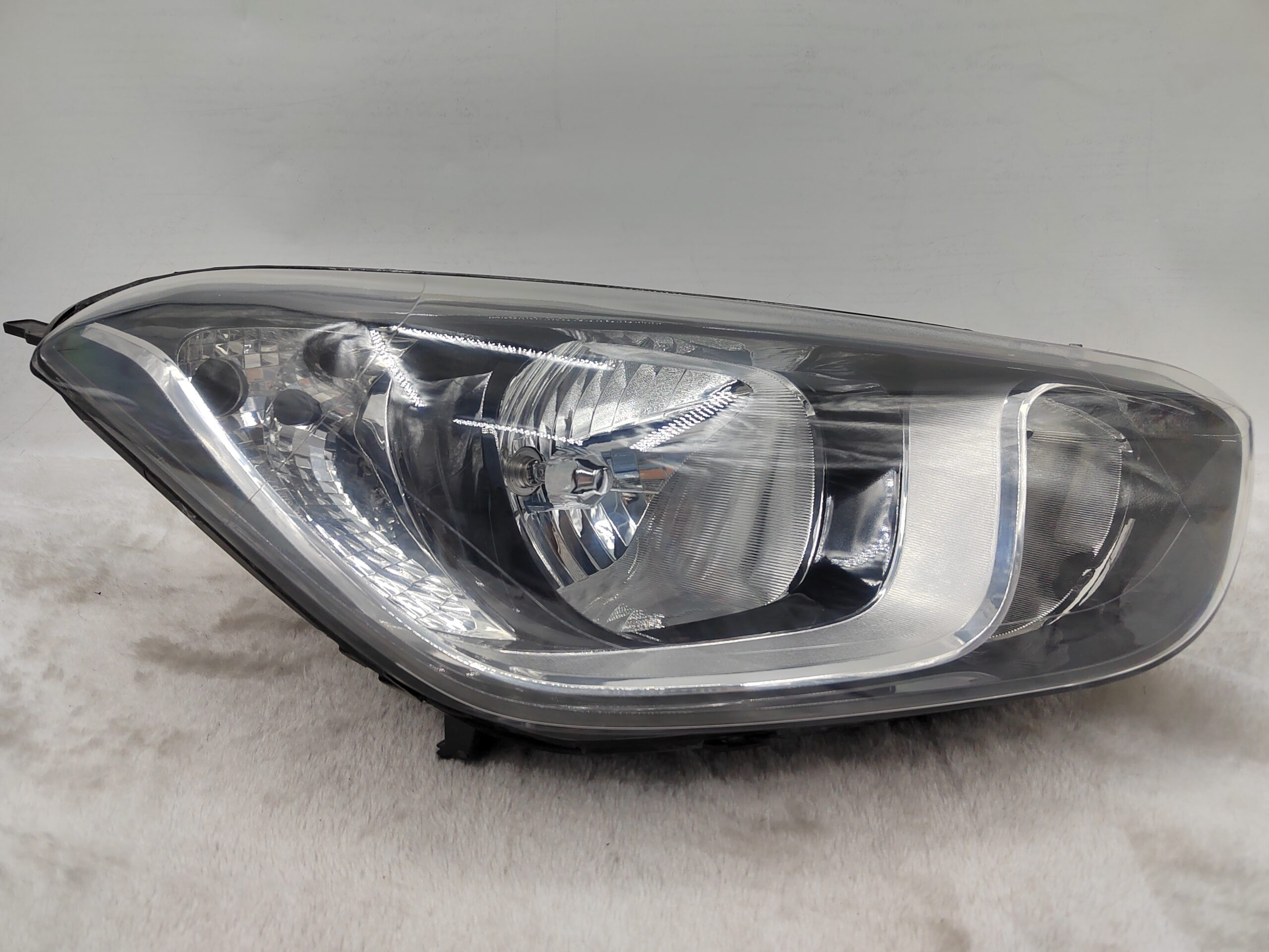 HYUNDAI I20 2012-2014 HALOGEN R.H.S HEADLIGHT ASSEMBLY