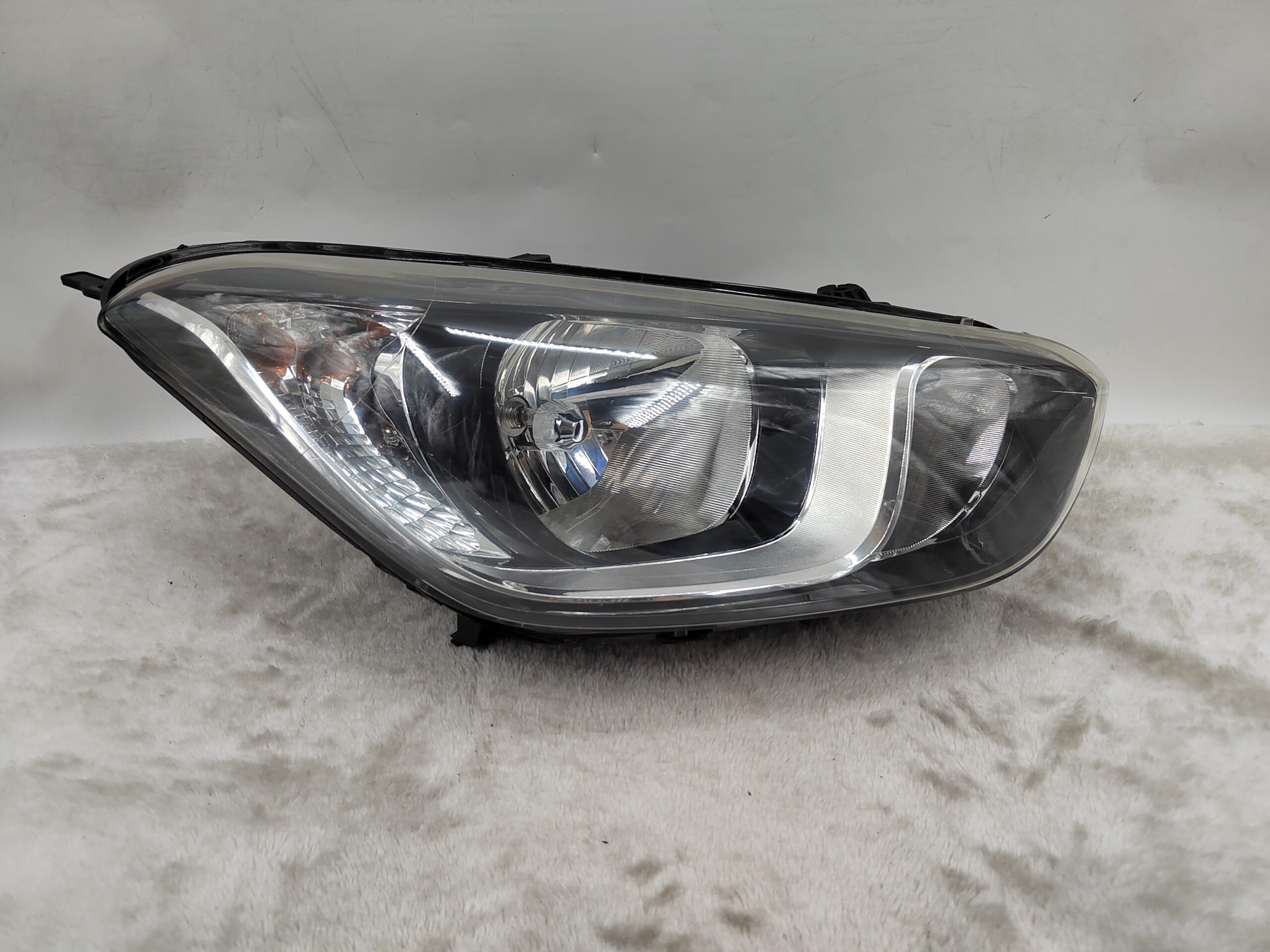 HYUNDAI I20 2012-2014 HALOGEN R.H.S HEADLIGHT ASSEMBLY