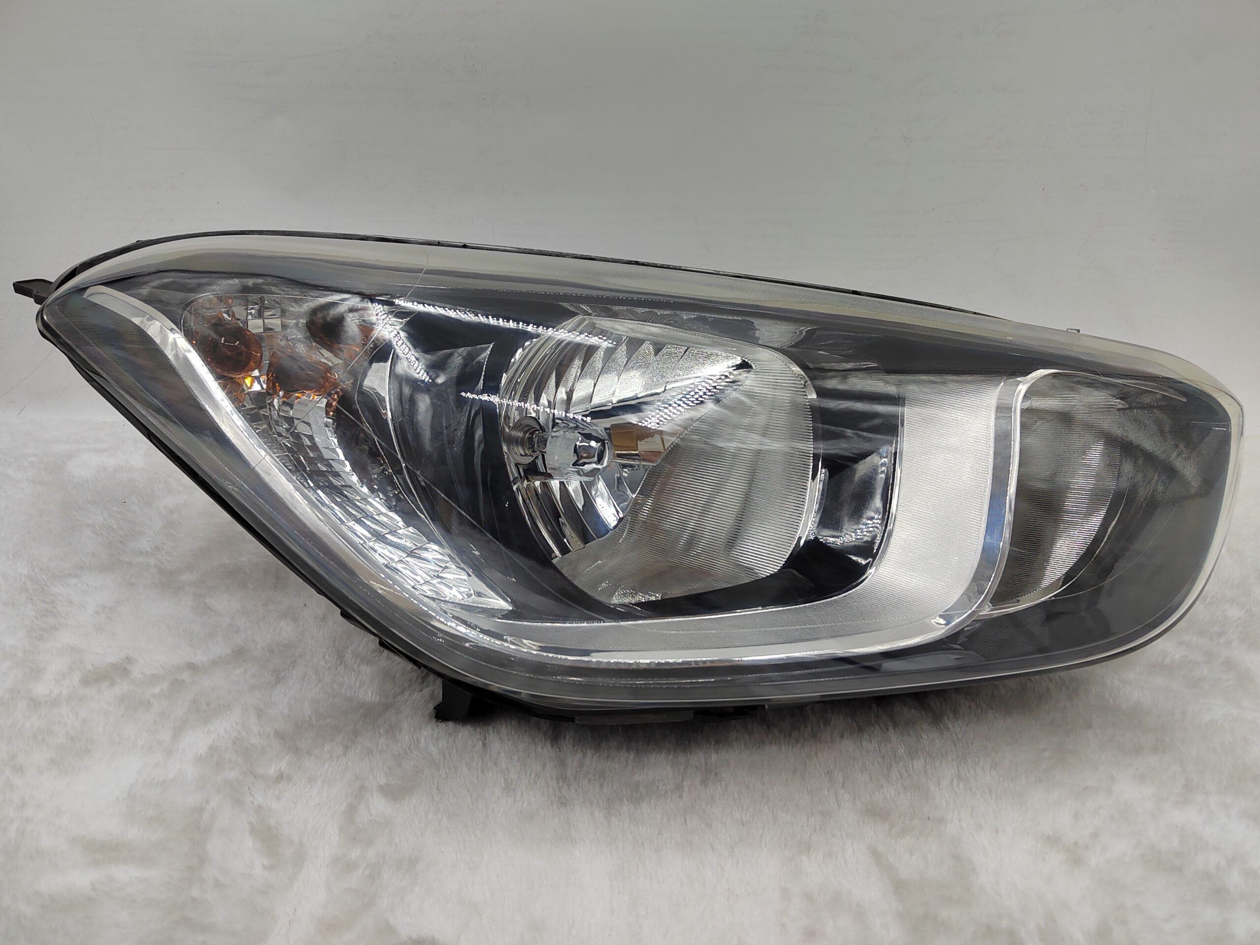 HYUNDAI I20 2012-2014 HALOGEN R.H.S HEADLIGHT ASSEMBLY