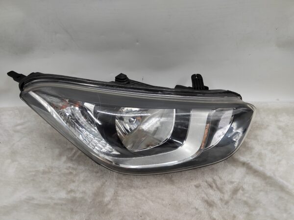 HYUNDAI I20 2012-2014 HALOGEN R.H.S HEADLIGHT ASSEMBLY