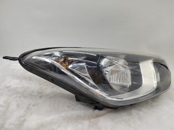 HYUNDAI I20 2012-2014 HALOGEN R.H.S HEADLIGHT ASSEMBLY