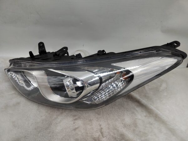 HYUNDAI I30 GD 2012-2016 HALOGEN L.H.S HEADLIGHT ASSEMBLY