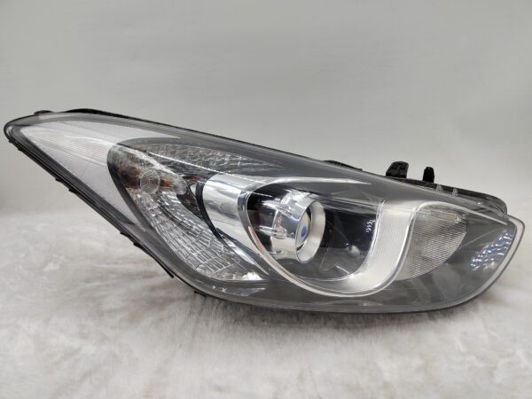 HYUNDAI I30 GD 2012-2016 HALOGEN R.H.S HEADLIGHT ASSEMBLY