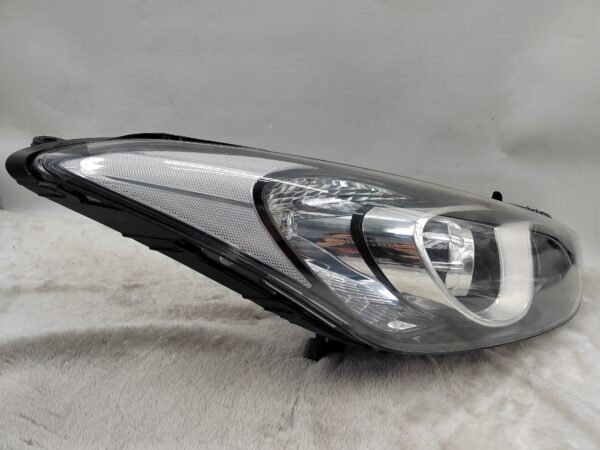 HYUNDAI I30 GD 2012-2016 HALOGEN R.H.S HEADLIGHT ASSEMBLY