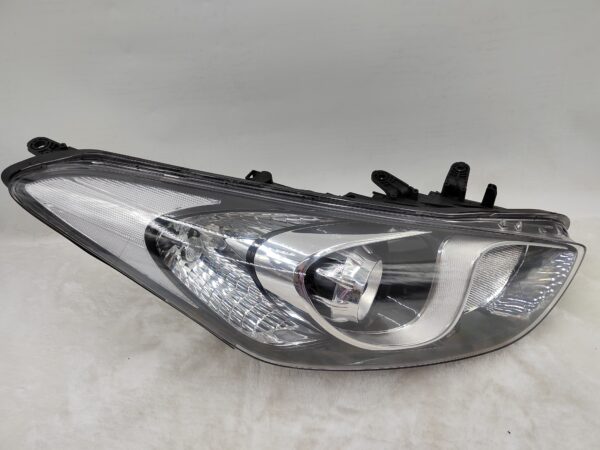 HYUNDAI I30 GD 2012-2016 XENON R.H.S HEADLIGHT ASSEMBLY