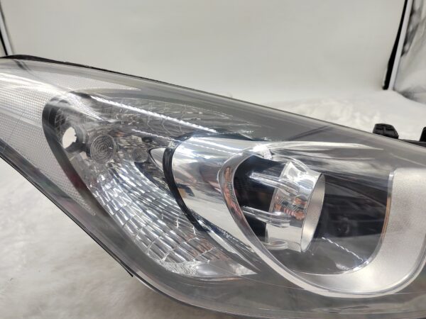 HYUNDAI I30 GD 2012-2016 XENON R.H.S HEADLIGHT ASSEMBLY