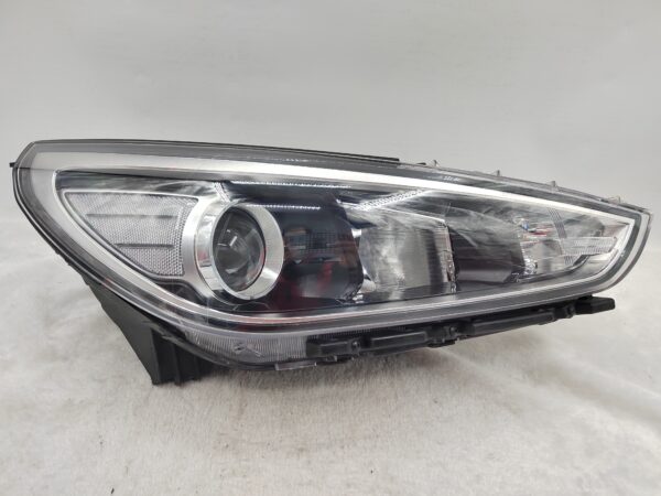 HYUNDAI I30 GO 2017-2019 HALOGEN R.H.S HEADLIGHT ASSEMBLY