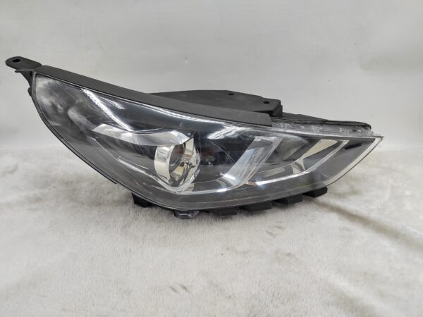 HYUNDAI I30 HATCH 2020-2023 HALOGEN R.H.S HEADLIGHT ASSEMBLY