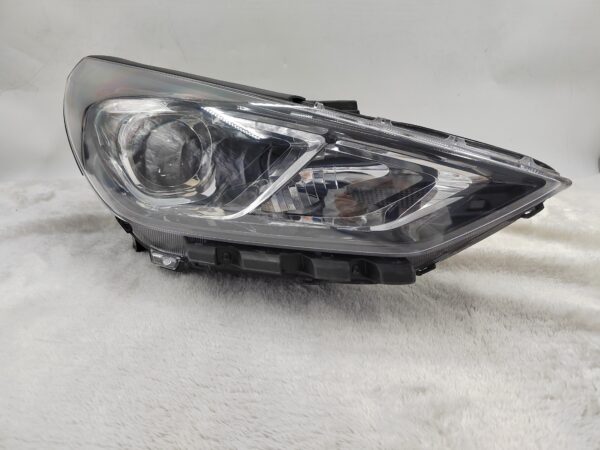 HYUNDAI I30 HATCH 2020-2023 HALOGEN R.H.S HEADLIGHT ASSEMBLY