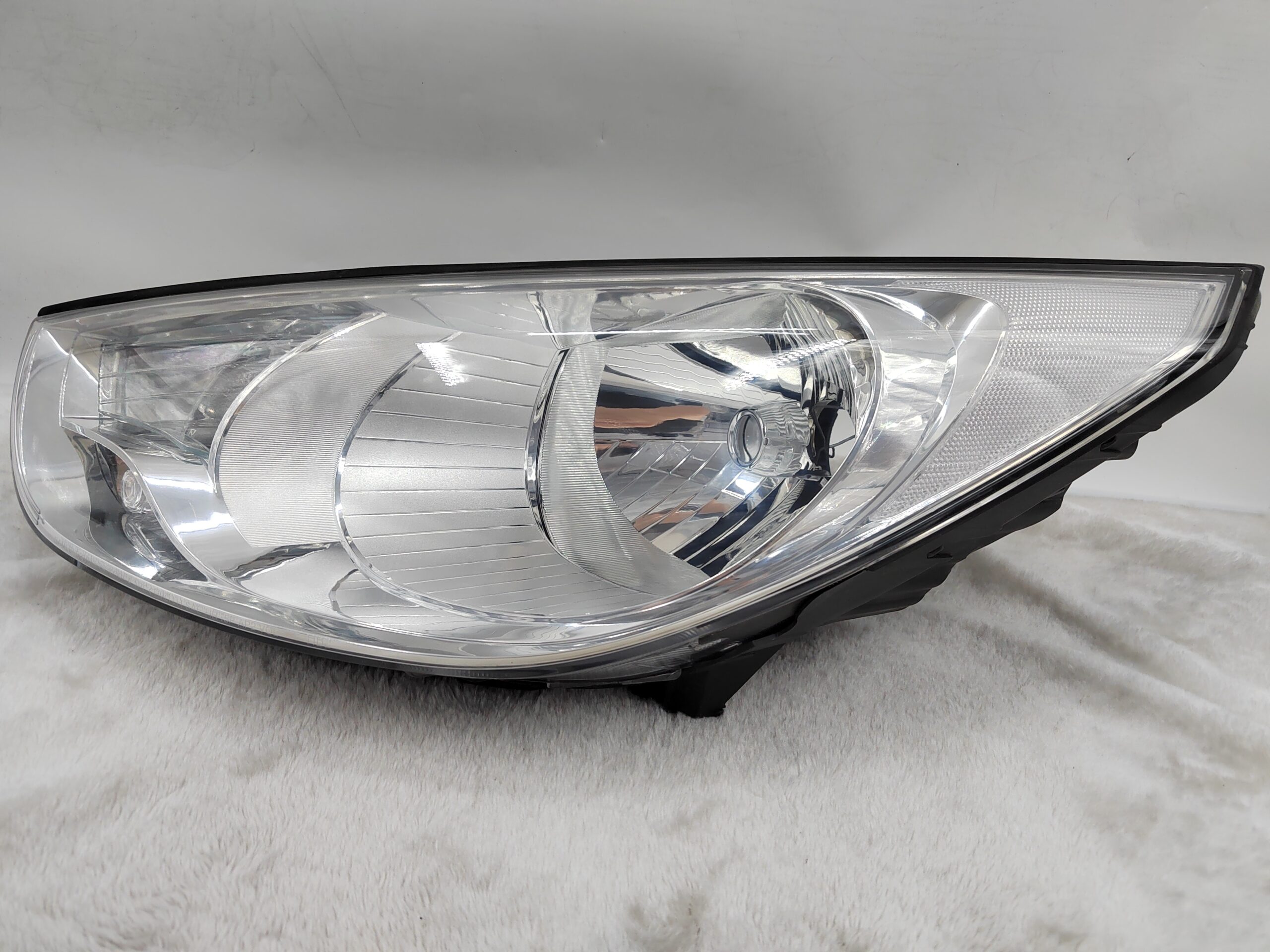 HYUNDAI IX35 SE 2013-2015 HALOGEN L.H.S HEADLIGHT ASSEMBLY