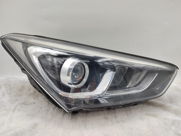 HYUNDAI SANTA FE X 2016-2018 HALOGEN R.H.S HEADLIGHT ASSEMBLY