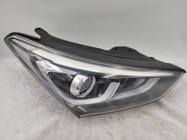 HYUNDAI SANTA FE X 2016-2018 HALOGEN R.H.S HEADLIGHT ASSEMBLY