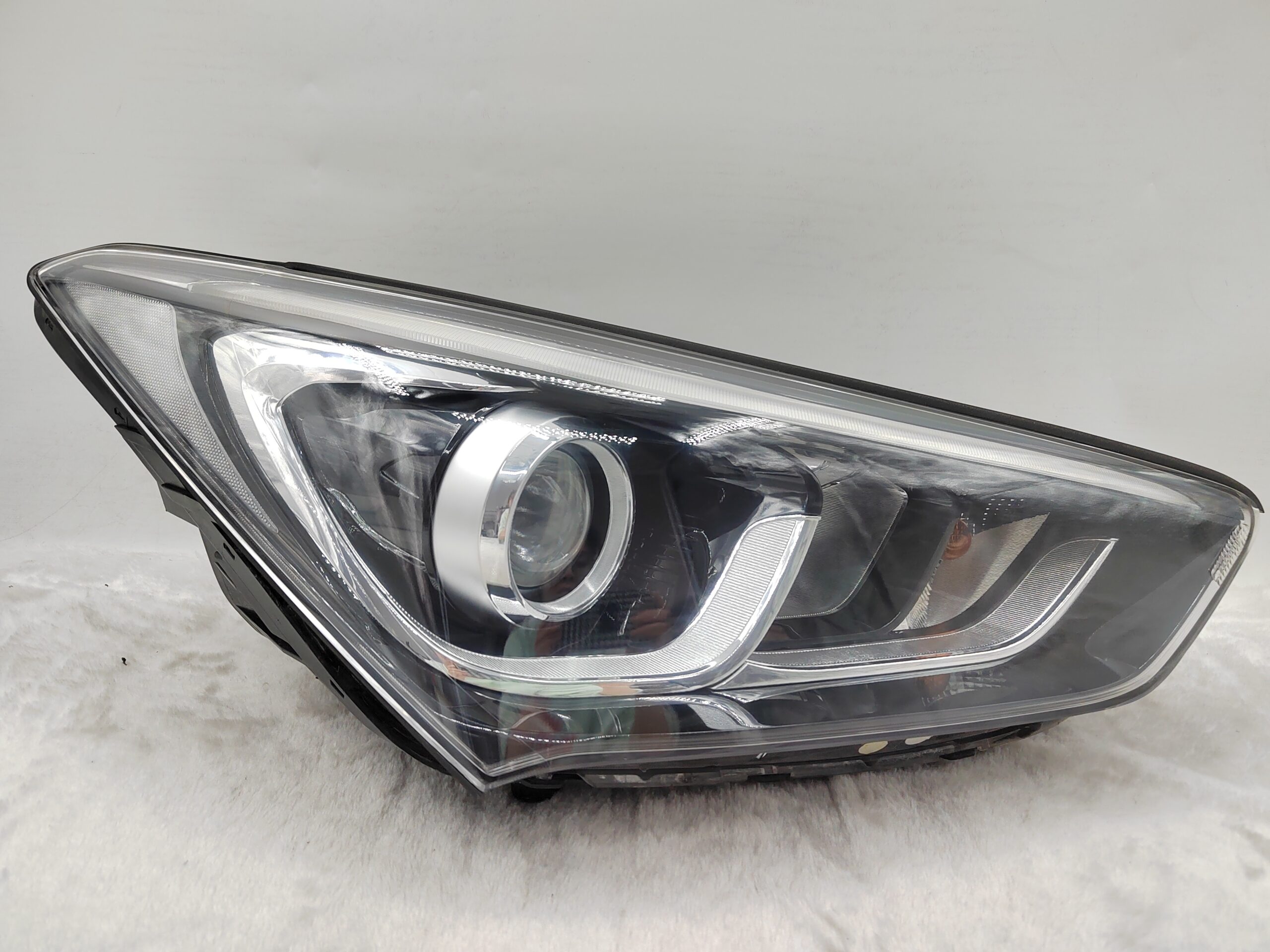 HYUNDAI SANTA FE X 2016-2018 XENON R.H.S HEADLIGHT ASSEMBLY