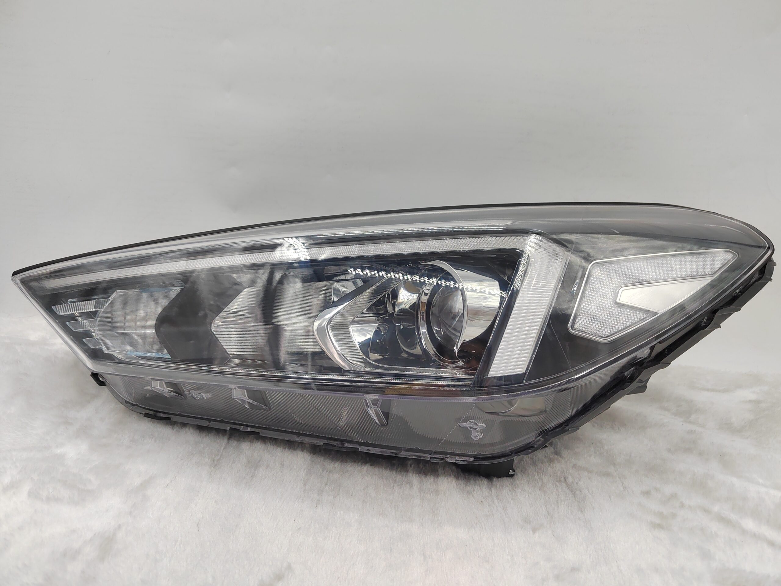 HYUNDAI TUCSON III 2018-2020 HALOGEN L.H.S HEADLIGHT ASSEMBLY