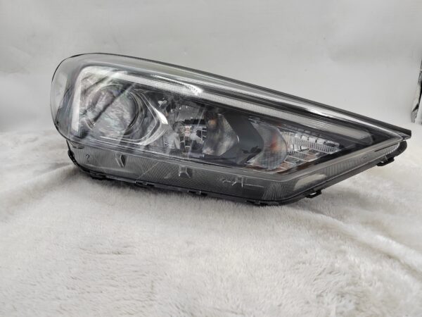 HYUNDAI TUCSON III 2018-2020 HALOGEN R.H.S HEADLIGHT ASSEMBLY