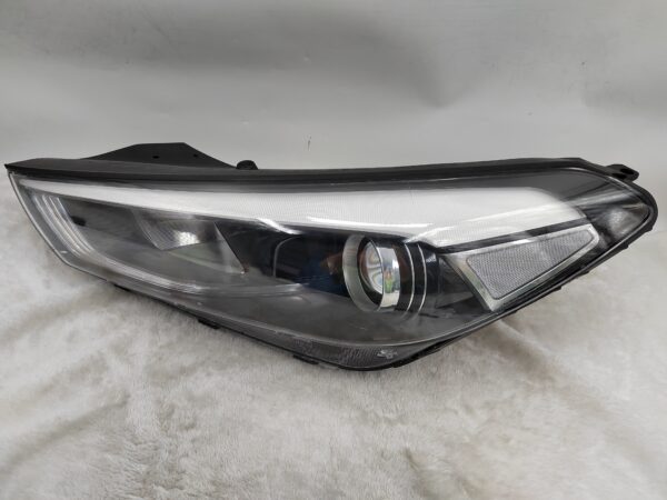 HYUNDAI TUCSON XG 2015-2017 HALOGEN L.H.S HEADLIGHT ASSEMBLY