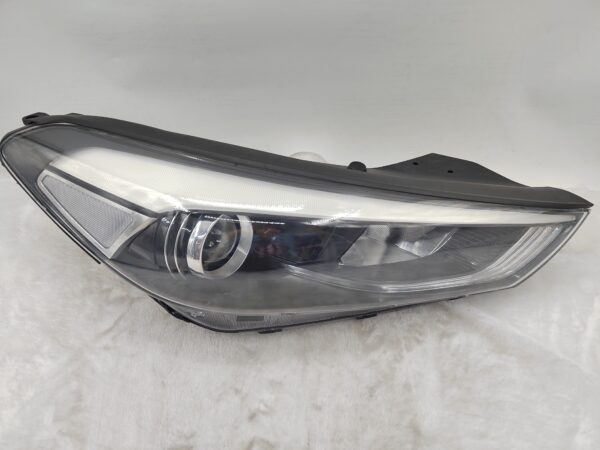 HYUNDAI TUCSON XG 2015-2017 HALOGEN R.H.S HEADLIGHT ASSEMBLY