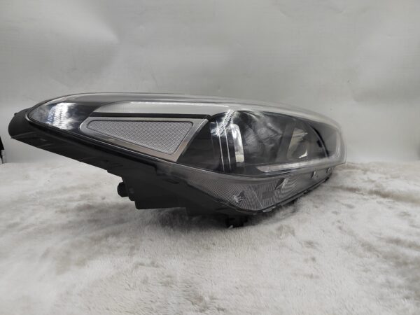 HYUNDAI TUCSON XG 2015-2017 HALOGEN R.H.S HEADLIGHT ASSEMBLY