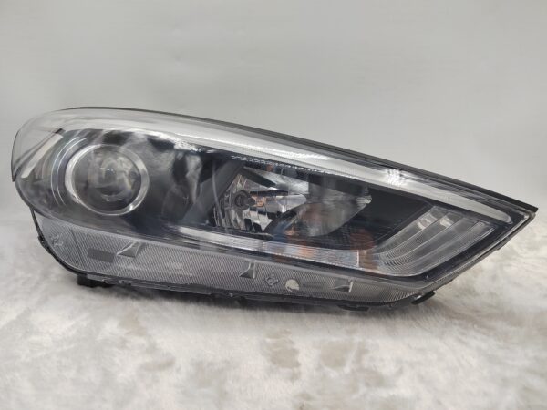 HYUNDAI TUCSON XG 2015-2017 HALOGEN R.H.S HEADLIGHT ASSEMBLY