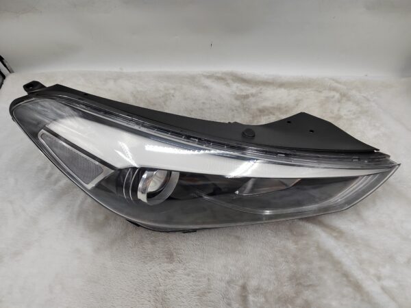 HYUNDAI TUCSON XG 2015-2017 HALOGEN R.H.S HEADLIGHT ASSEMBLY