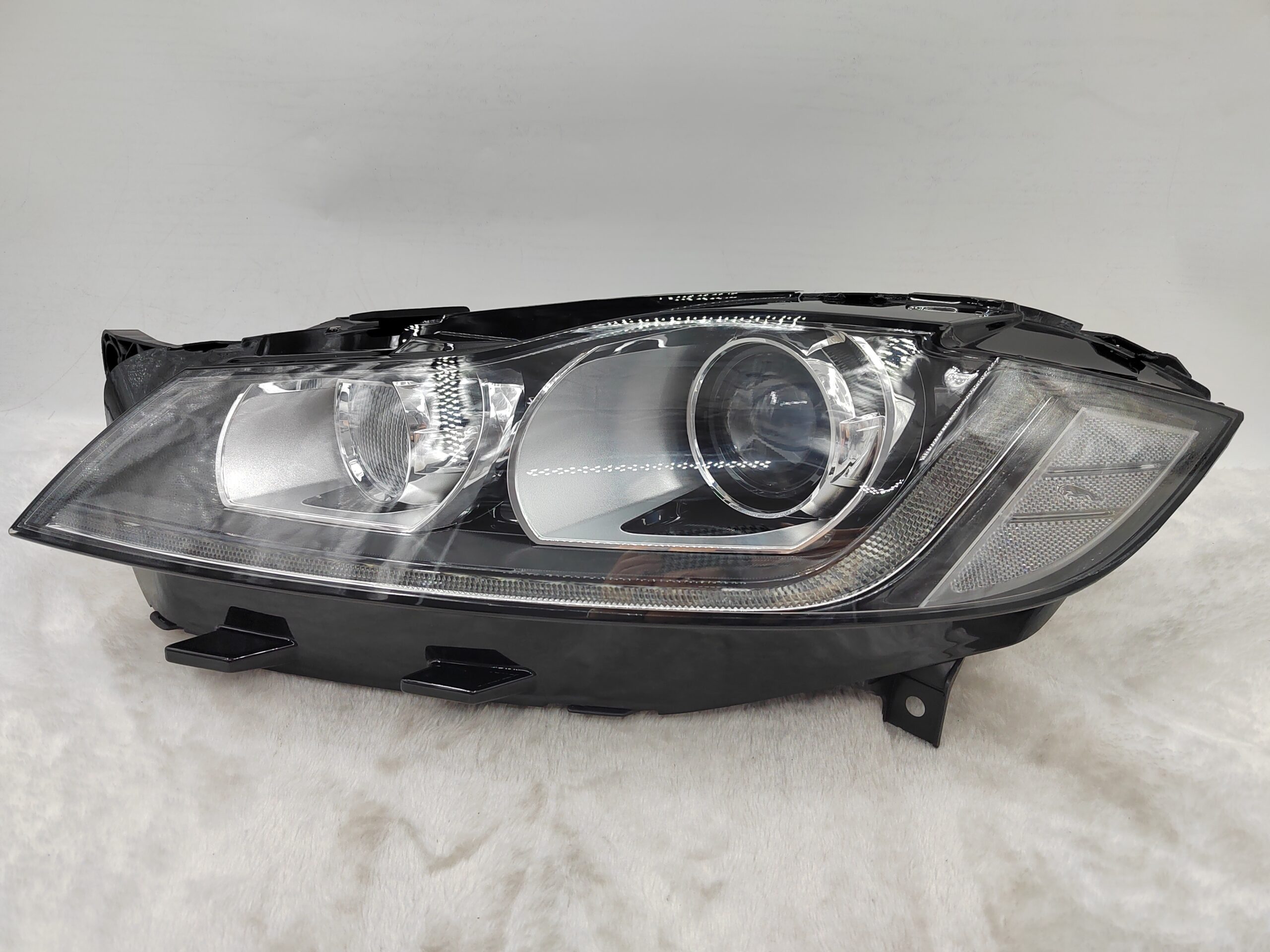 JAGUAR XF F-PACE 2016-2020 XENON L.H.S HEADLIGHT ASSEMBLY