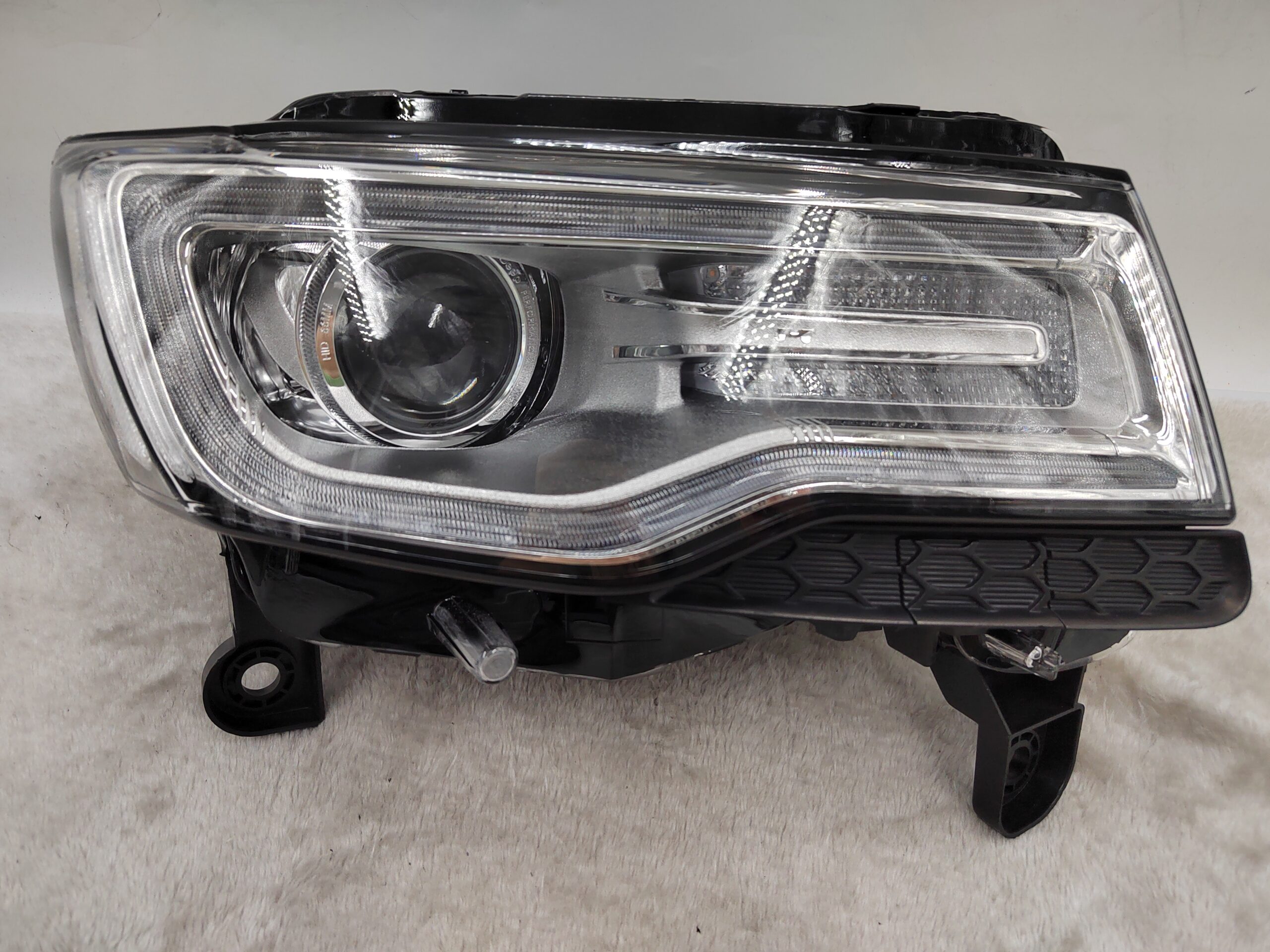 JEEP GRAND CHEROKEE 2014-2021 XENON R.H.S HEADLIGHT ASSEMBLY