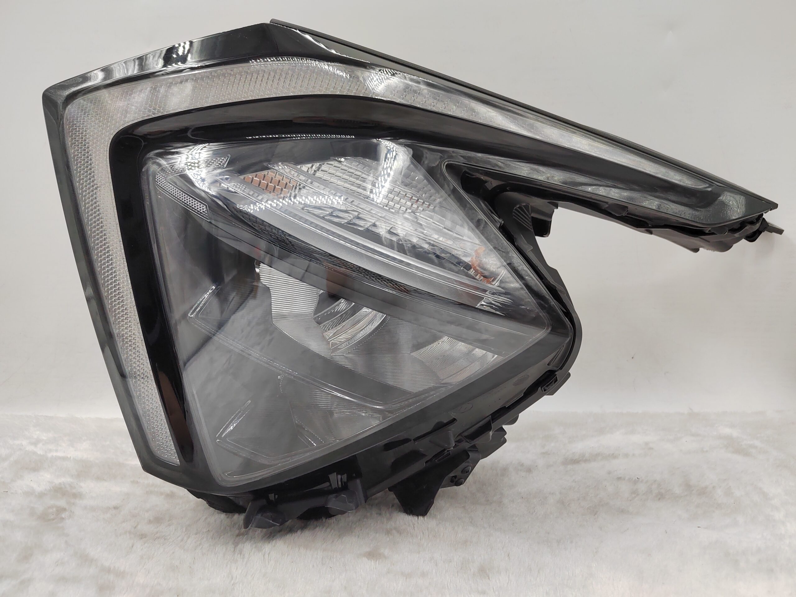 KIA SPORTAGE 2022-2024 LED L.H.S HEADLIGHT ASSEMBLY