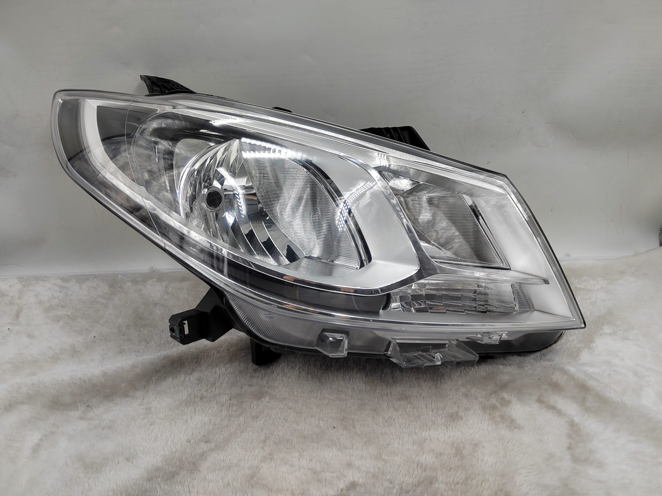 MAXUS LDV G10 EV30 2019-2023 HALOGEN R.H.S HEADLIGHT ASSEMBLY