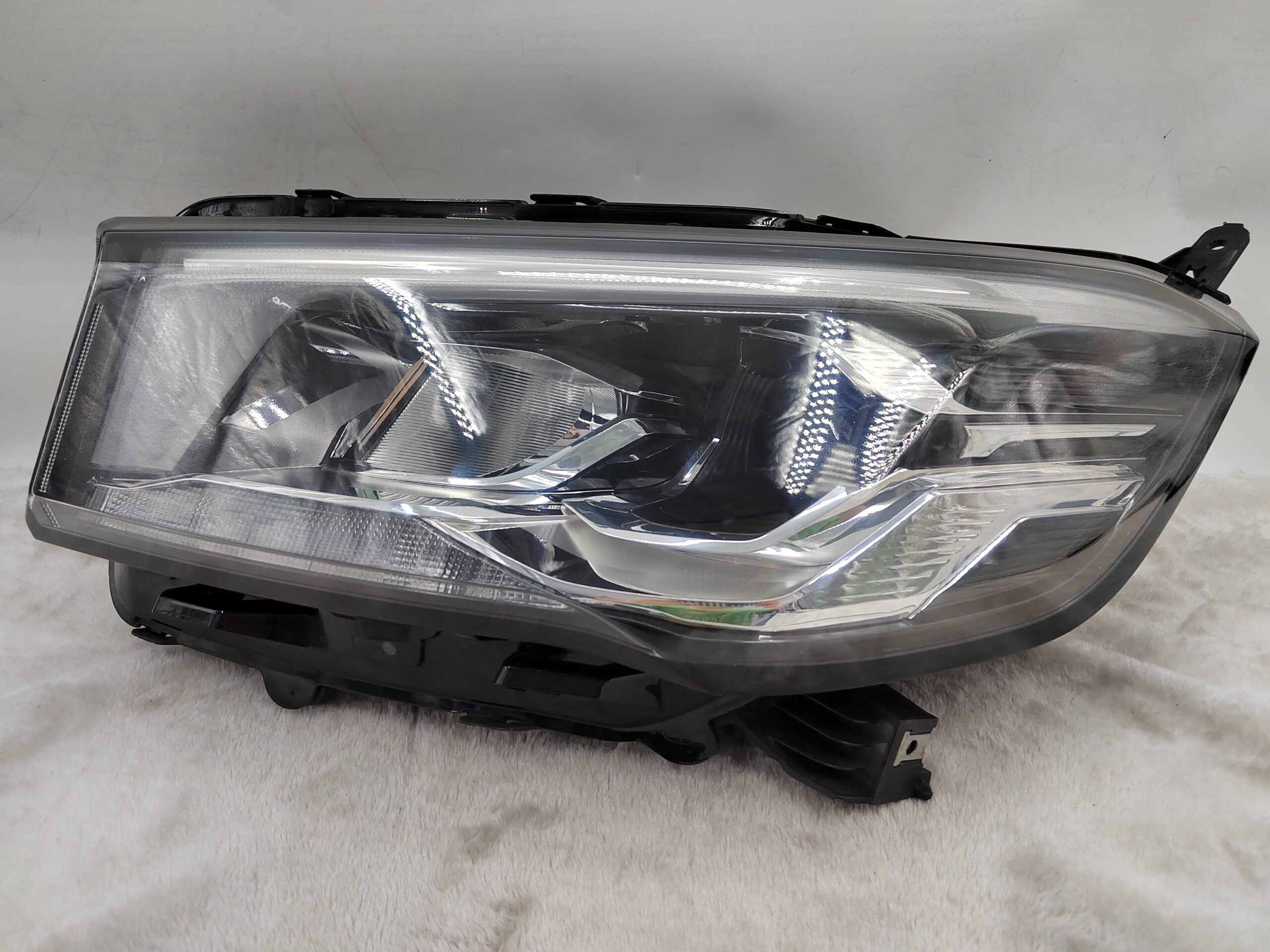 MAXUS LDV V90/Deliver 9 2019-2023 HALOGEN L.H.S HEADLIGHT ASSEMBLY