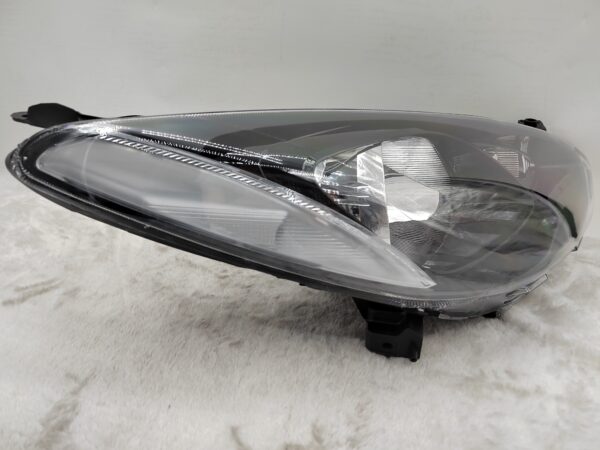 MAZDA 2 2007-2013 HALOGEN R.H.S HEADLIGHT ASSEMBLY