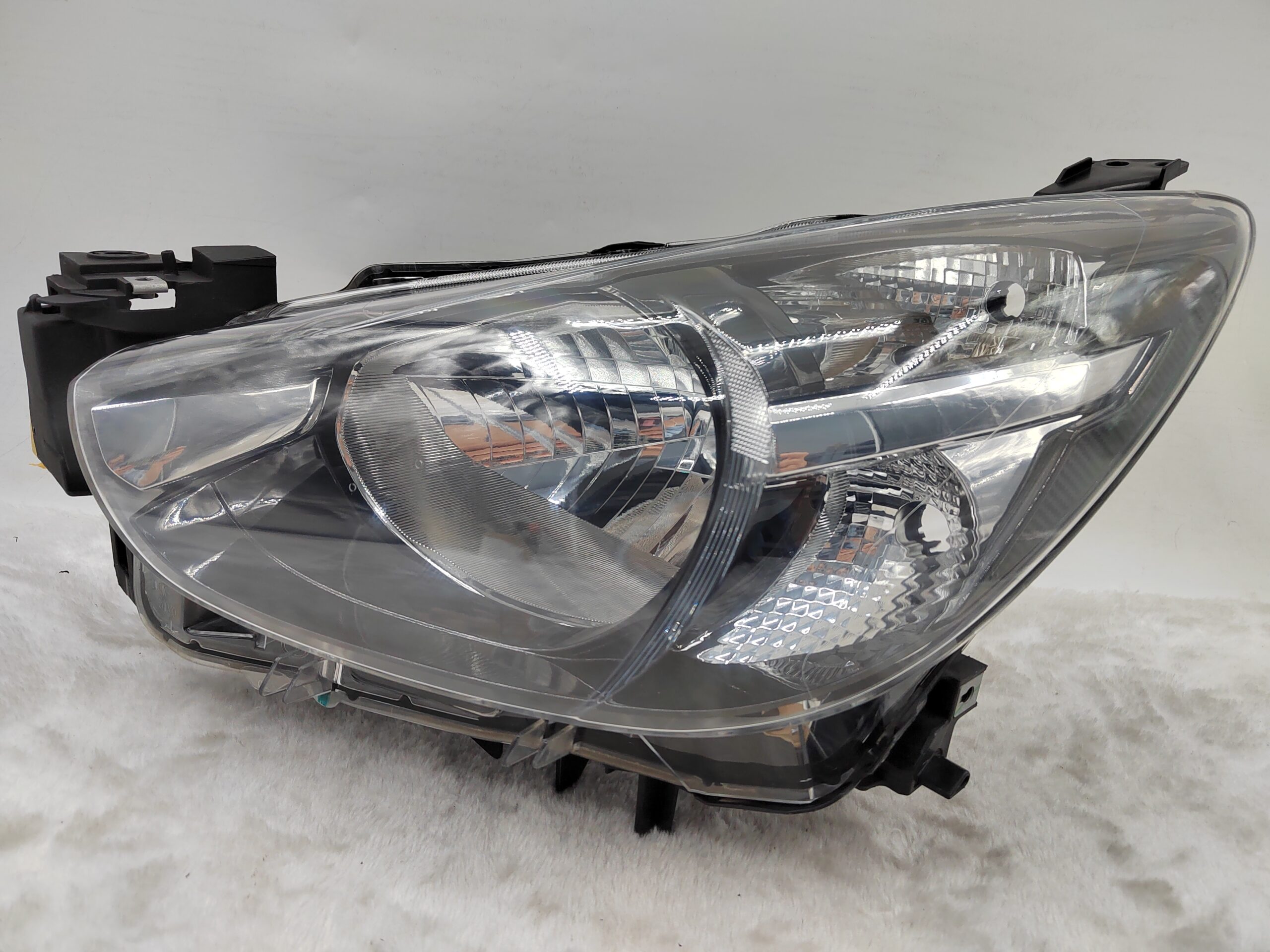 MAZDA 2 2014-2019 HALOGEN L.H.S HEADLIGHT ASSEMBLY