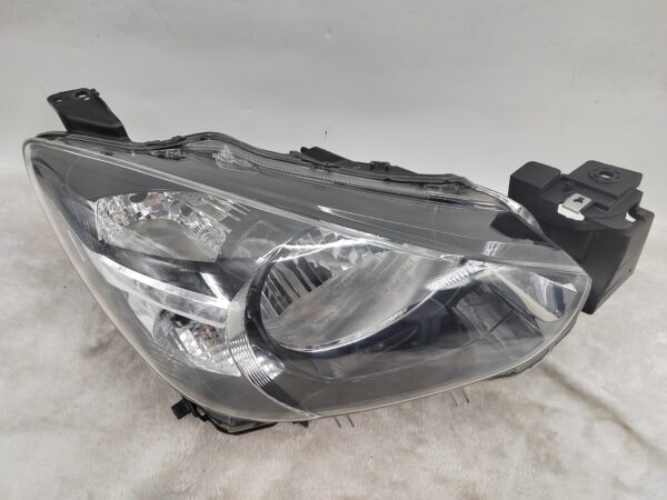 MAZDA 2 2014-2019 HALOGEN R.H.S HEADLIGHT ASSEMBLY