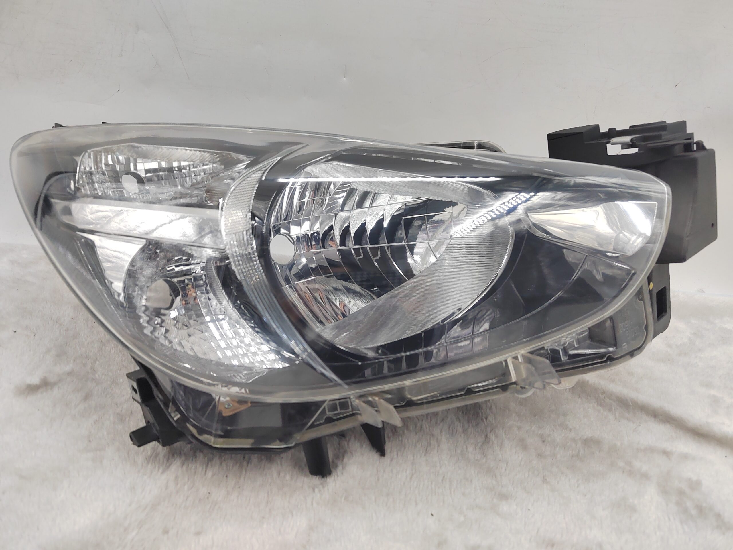 MAZDA 2 2014-2019 HALOGEN R.H.S HEADLIGHT ASSEMBLY