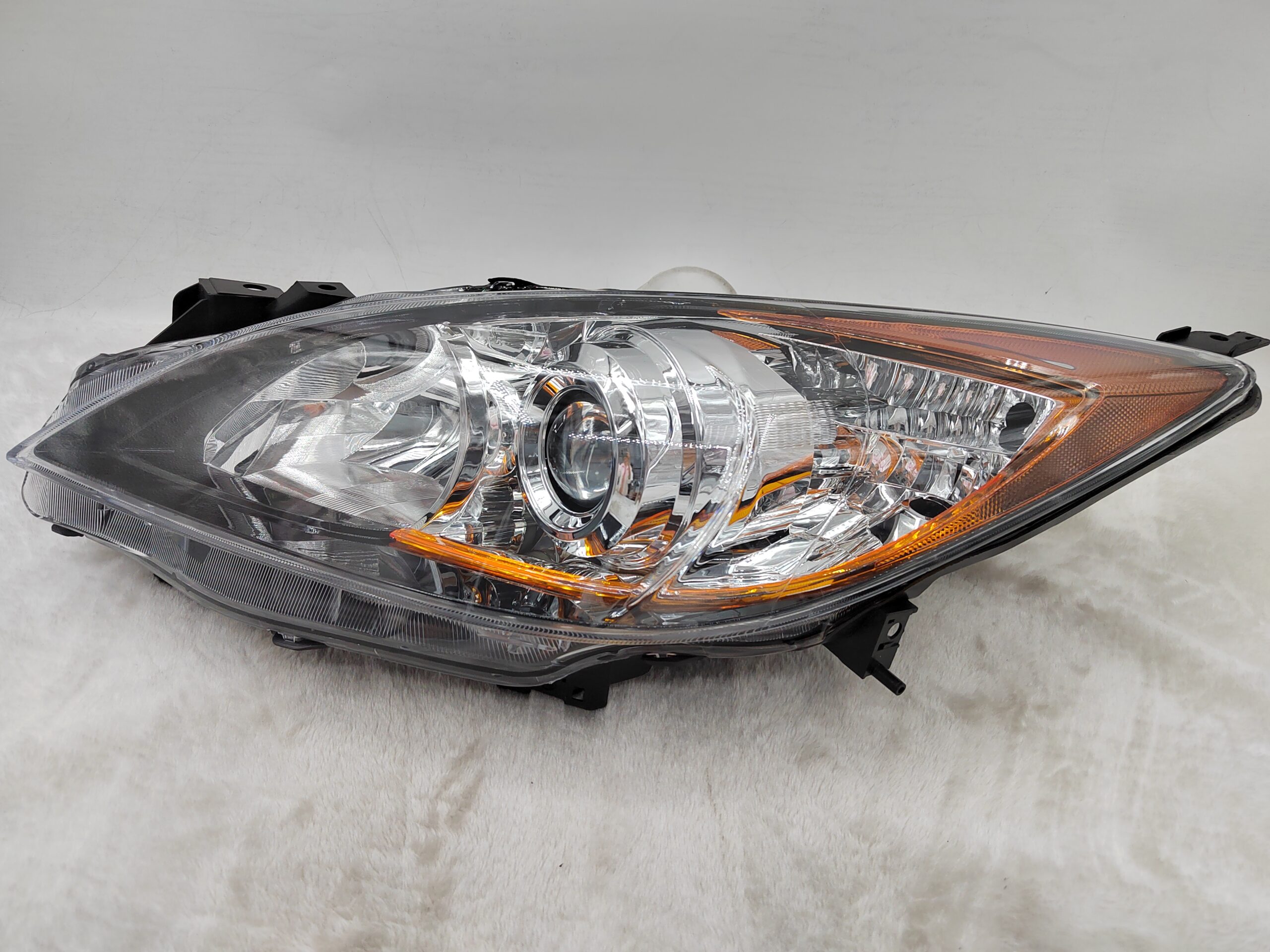 MAZDA 3 2010-2013 HALOGEN L.H.S HEADLIGHT ASSEMBLY