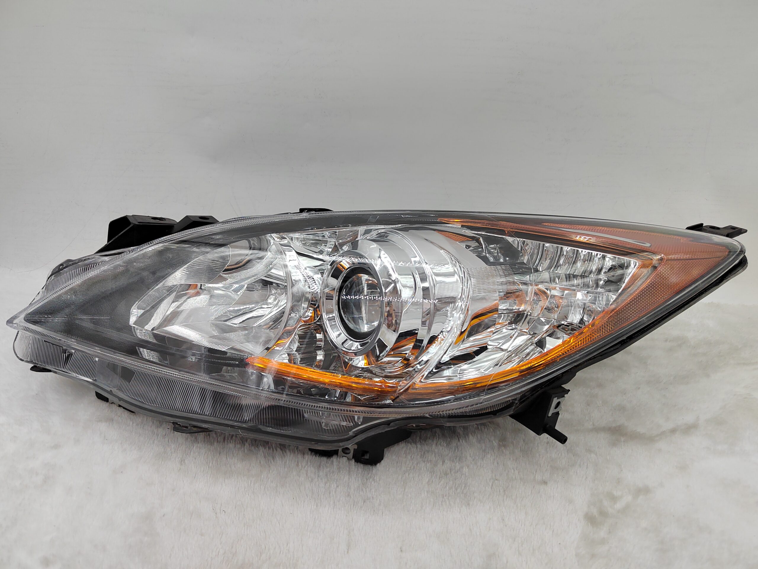 MAZDA 3 2010-2013 HALOGEN L.H.S HEADLIGHT ASSEMBLY