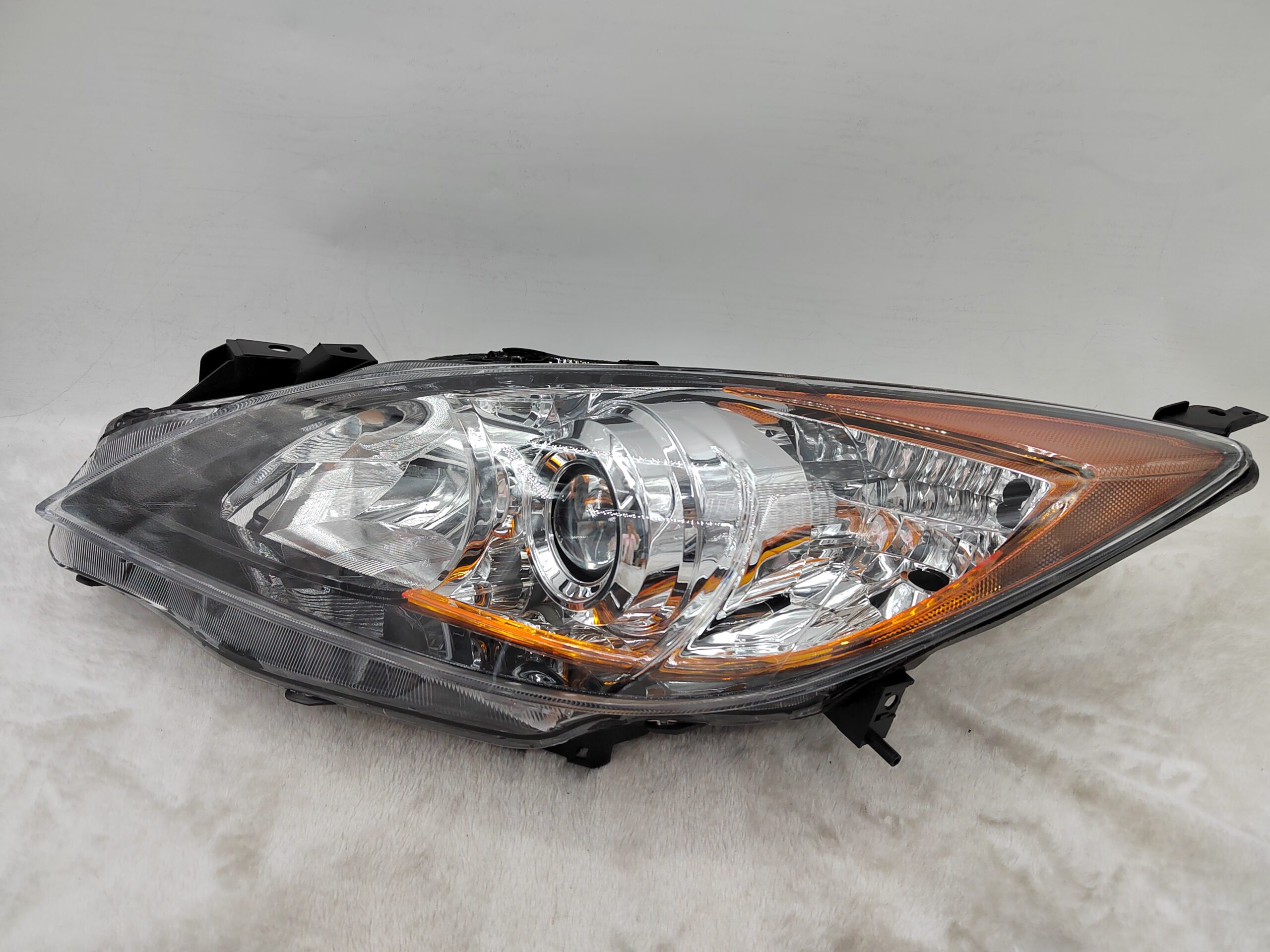 MAZDA 3 2010-2013 HALOGEN L.H.S HEADLIGHT ASSEMBLY