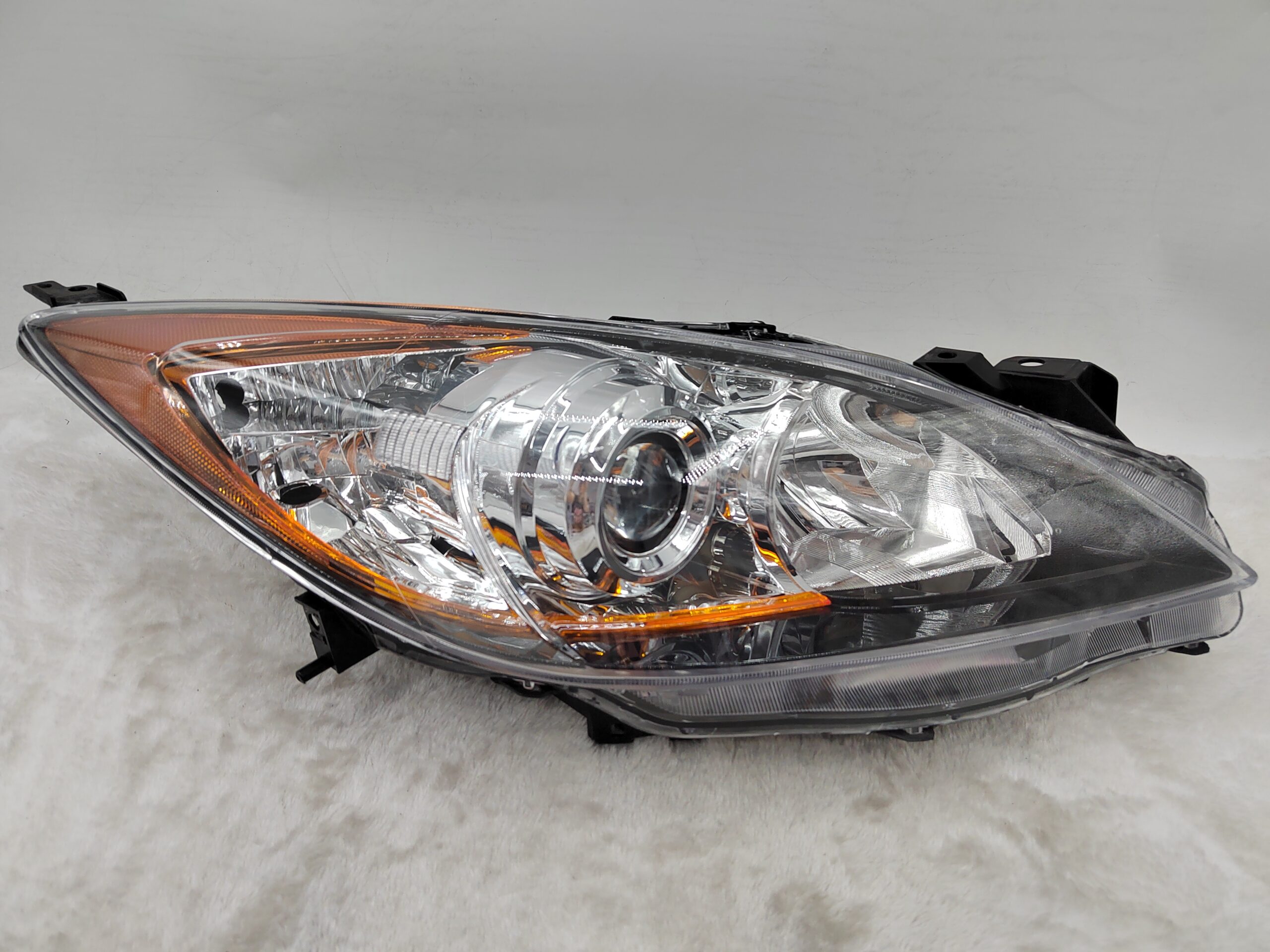 MAZDA 3 2010-2013 HALOGEN R.H.S HEADLIGHT ASSEMBLY