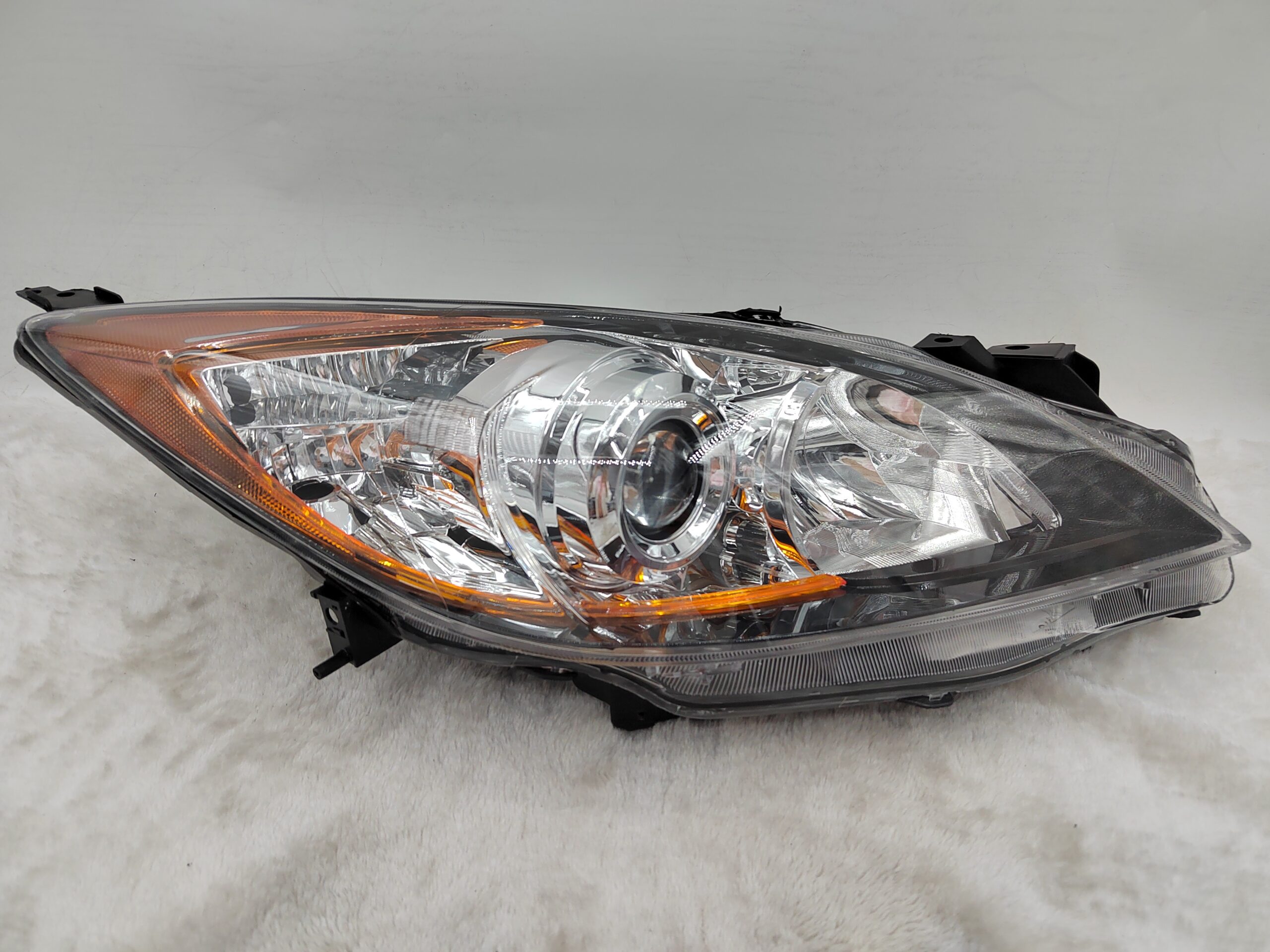 MAZDA 3 2010-2013 HALOGEN R.H.S HEADLIGHT ASSEMBLY