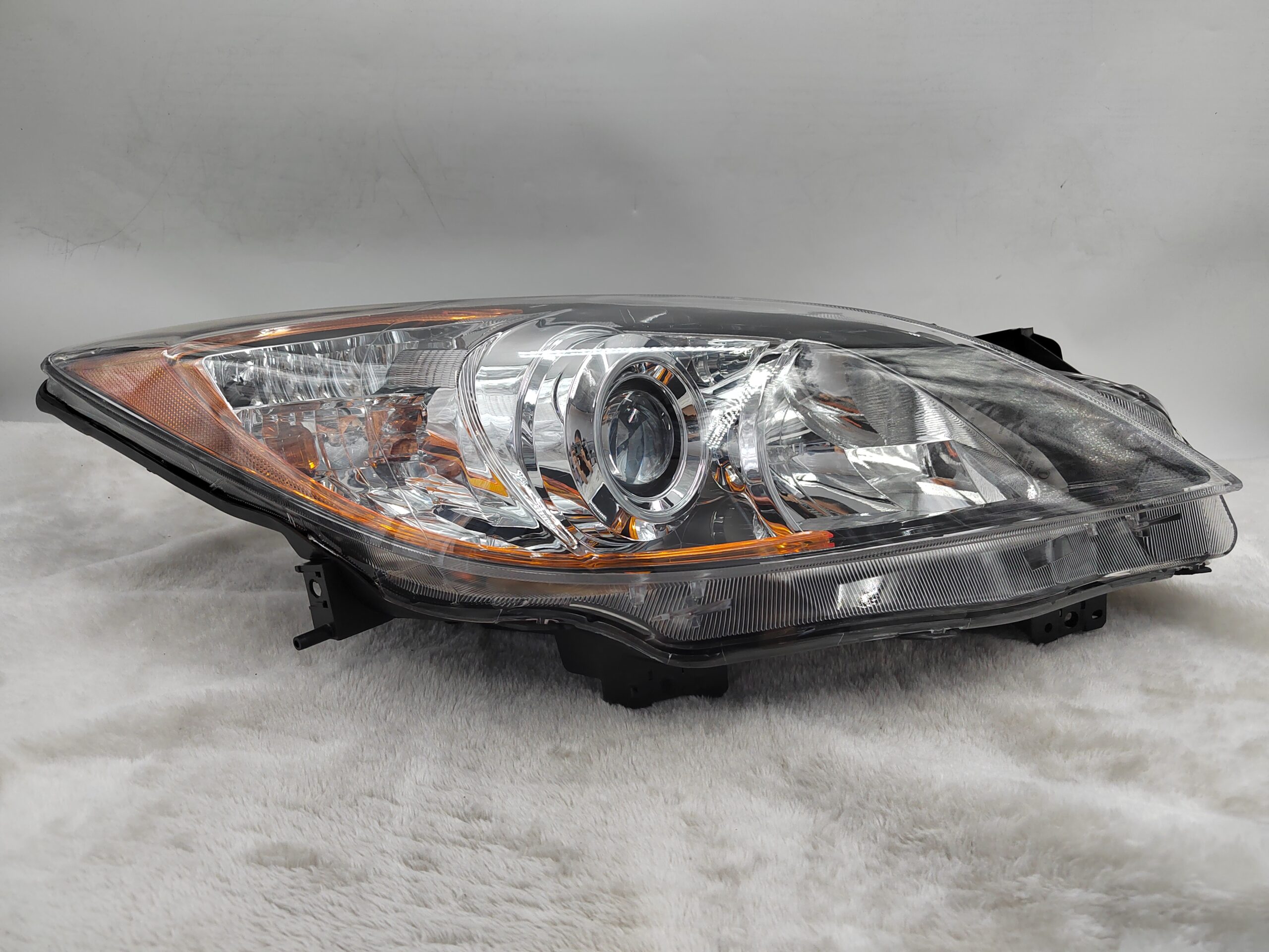 MAZDA 3 2010-2013 HALOGEN R.H.S HEADLIGHT ASSEMBLY