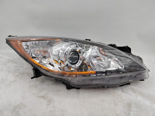 MAZDA 3 2010-2013 HALOGEN R.H.S HEADLIGHT ASSEMBLY