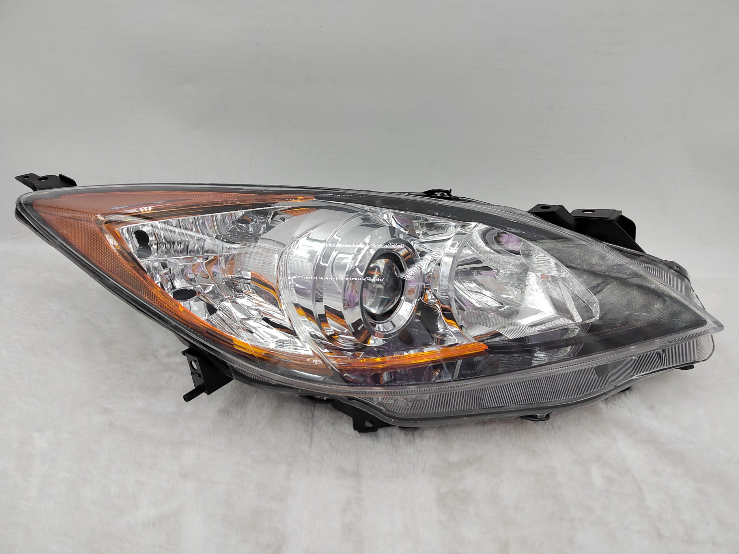 MAZDA 3 2010-2013 HALOGEN R.H.S HEADLIGHT ASSEMBLY