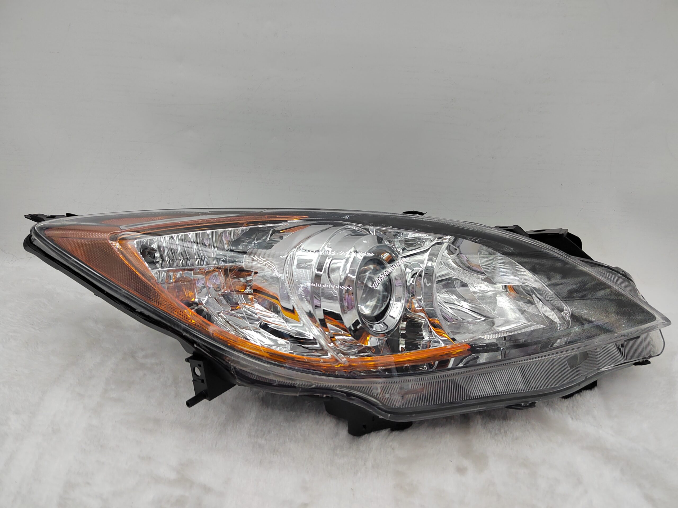 MAZDA 3 2010-2013 HALOGEN R.H.S HEADLIGHT ASSEMBLY