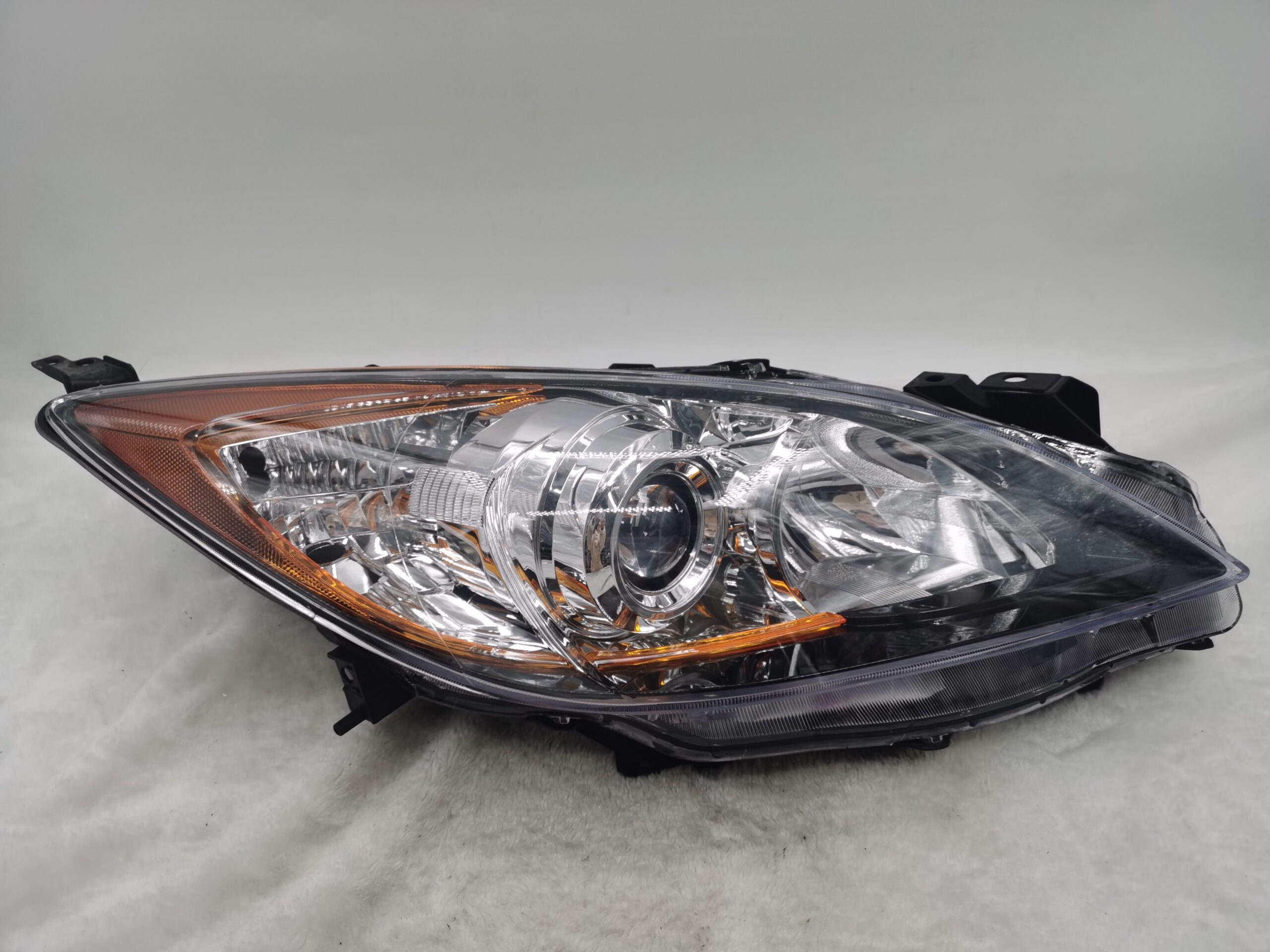 MAZDA 3 2010-2013 HALOGEN R.H.S HEADLIGHT ASSEMBLY