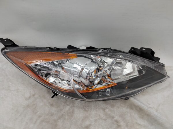 MAZDA 3 2010-2013 HALOGEN R.H.S HEADLIGHT ASSEMBLY