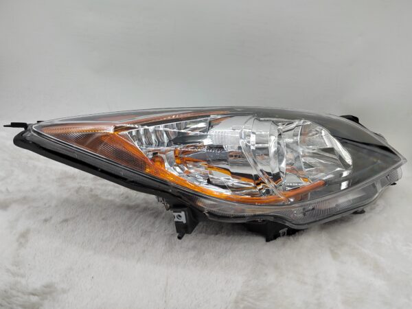 MAZDA 3 2010-2013 HALOGEN R.H.S HEADLIGHT ASSEMBLY